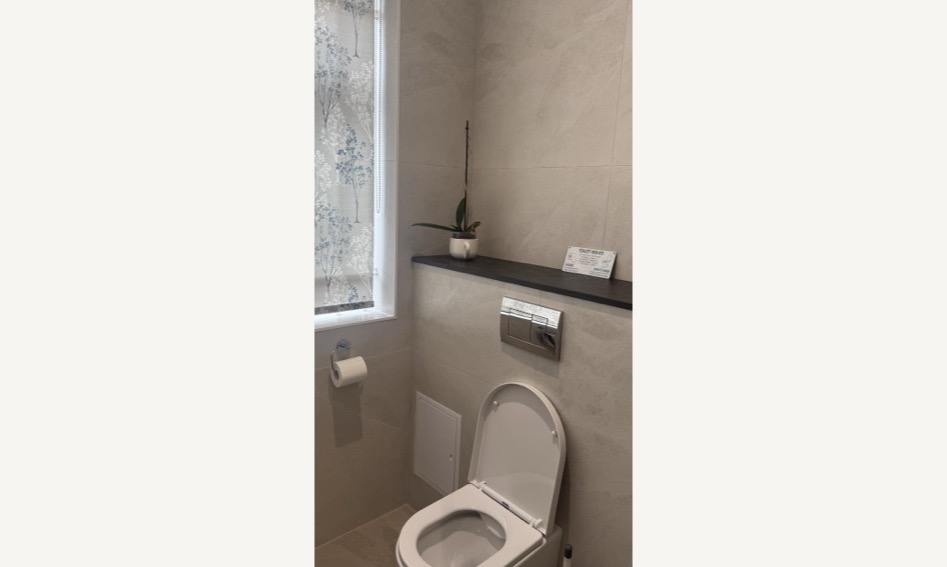 Cloakroom secondary gallery image