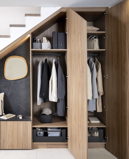Understairs Wardrobe layout image